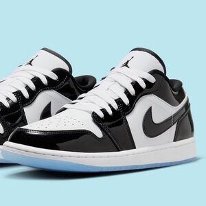 Nike Men's Black and White Sneakers with excellent condition